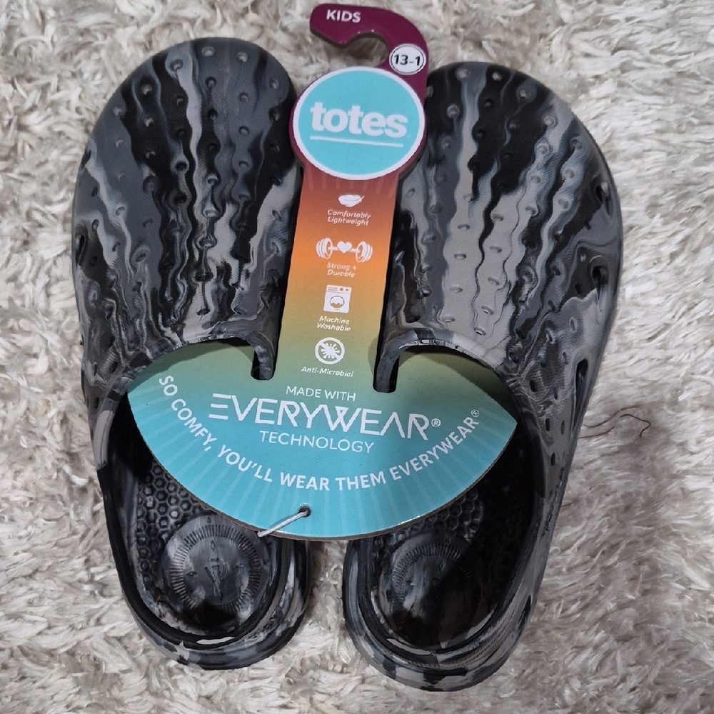 Totes Black Slip-On Clogs with Everywear Technology